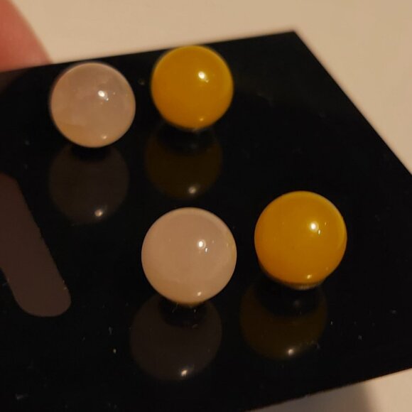 Two Pairs Stud Earrings - Milky White & Canary Yellow - Picture 3 of 3